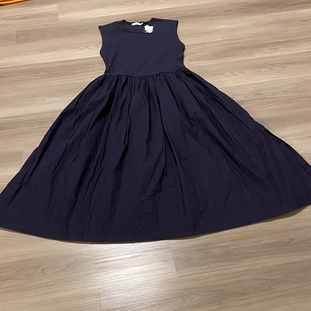Elegant Navy Sleeveless Dress - Picture 3 of 15